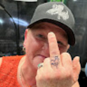 Meet your Posher, Casandra